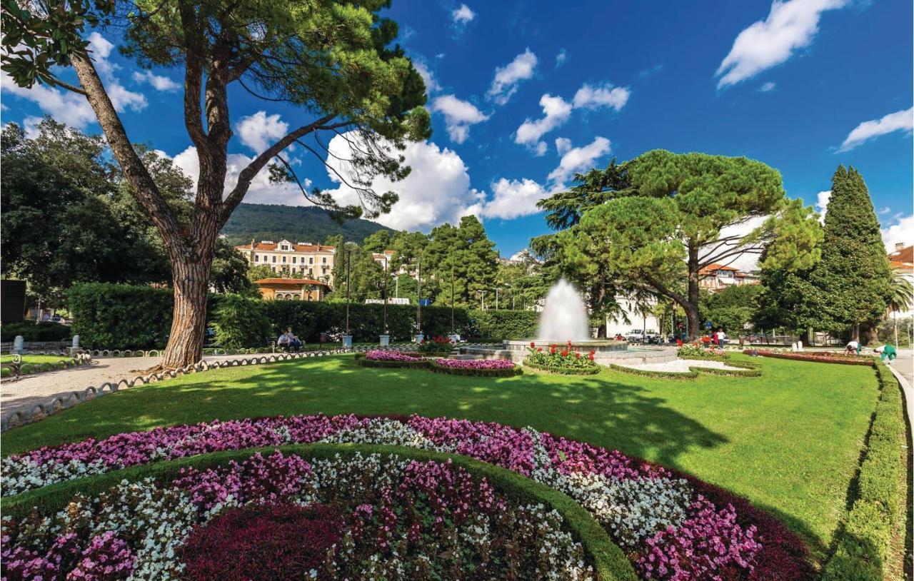 Beautiful apartment in Opatija with 4 Bedrooms&WiFi Buitenkant foto